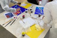 Finalisation d’une fresque entreprise lors d’un atelier team building animé par MadCityZen. | © MadCityZen